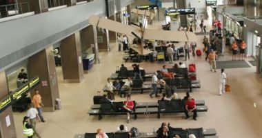 Stire din Eveniment : Tragedie pusă sub semnul întrebării în aeroport. Un tenor român a murit înainte de îmbarcare