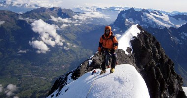 Stire din Eveniment : Tragedie în Munții Alpi: un alpinist constănțean a murit zdrobit de stânci