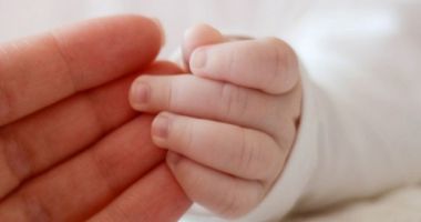 Stire din Eveniment : O femeie a născut pe stradă! Un taximetrist nu ar fi vrut să o ducă la spital