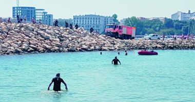 Stire din Eveniment : Tragedie pe Plaja Modern. Un copil s-a înecat