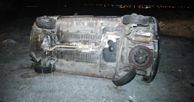 IMAGINI ȘOCANTE / Tragedie rutieră. STRIVIT de propria mașină după ce s-a răsturnat - 2