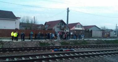 Stire din Eveniment : Tragediile se țin lanț, nimeni nu vede o problemă. De ce mor atâția elevi și tineri călcați de tren în Valu?