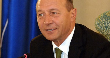 Stire din Politică-Administrație : Băsescu către Gerea: ,,Aveți două misiuni grele: Oltchim și Cupru Min"