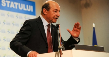 Stire din Politică-Administrație : Traian Băsescu: Din cauza acuzațiilor de spălare de bani renunț la candidatură