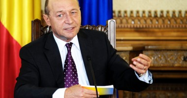 Stire din Eveniment : Președintele Băsescu a promulgat legea care interzice cămătăria