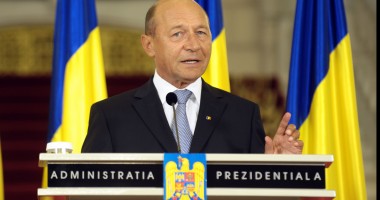 Stire din Politică-Administrație : Pe cine a decorat Traian Băsescu
