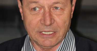 Stire din Politică-Administrație : Traian Băsescu: "Condițiile de revenire salarială, îndeplinite din decembrie"