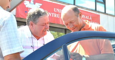 Stire din Politică-Administrație : Ce cadouri a primit Băsescu la Mangalia