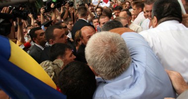 Stire din Politică-Administrație : Băsescu a făcut o baie de mulțime la Chișinău