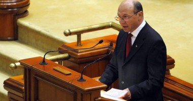 Stire din Politică-Administrație : "E o datorie să găsim soluții ca la 1 iunie să reîntregim salariile"