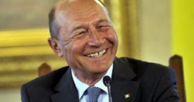 Stire din Politică-Administrație : Traian Băsescu a încins internetul la prima postare pe Facebook după aproape doi ani