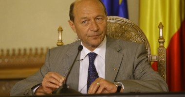 Stire din Politică-Administrație : Ce decret a semnat Traian Băsescu