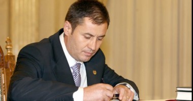 Stire din Politică-Administrație : Ședință la Guvern, pe tema noului proiect de lege privind sănătatea și a protestelor din ultimele zile