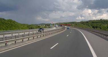 Stire din Actualitate : Gest inconștient! Au condus 25 de km pe contrasens, pe autostradă