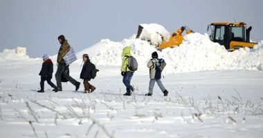 Stire din Cultură-Educație : De la 1 februarie, elevii vor beneficia de sume forfetare pentru transport
