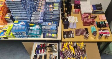 Stire din Eveniment : Un șofer român transporta ilegal produse cosmetice și alcool în valoare de 23.000 de euro