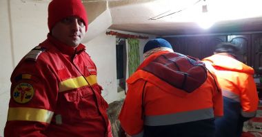 Stire din Eveniment : Transportat la spital după ce a băut soluție de curățat aragazul