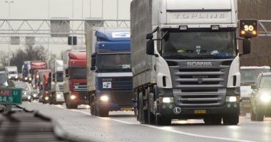 Stire din Economie : Transportatorii se pregătesc de miting,  pe 15 septembrie, în Constanța și în toate marile orașe