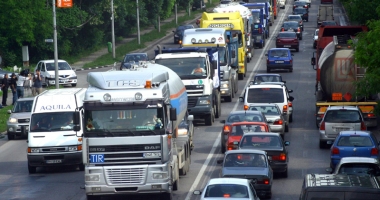 Stire din Eveniment : Transportatorii  fac presiuni  după decizia Curții Europene de Justiție