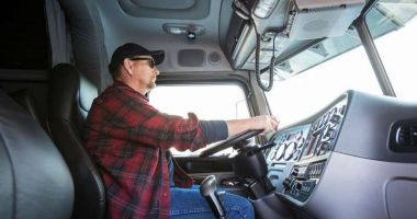 Stire din Economie : Transportatorii cer clarificări cu privire la carantinarea şoferilor profesionişti