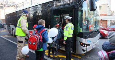 Stire din Politică-Administrație : Transport gratuit pentru elevi, cu CT Bus. Cum se obțin abonamentele