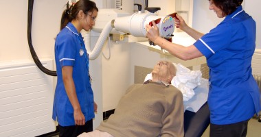 Stire din Sănătate : Specialiștii susțin că "leacul" pentru cancer va fi testat pe oameni