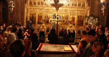 Stire din Cultură-Educație : Vinerea Mare: De ce sunt slujbele atât de importante