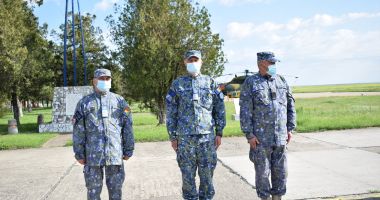 Stire din Eveniment : Momente emoționante pentru militari, la apus de carieră