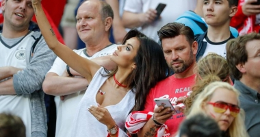 Campionatul European al FANELOR! Imagini încântătoare surprinse în tribune la Euro 2016 - 2