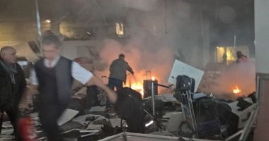 EXPLOZII PUTERNICE PE AEROPORTUL DIN ISTANBUL. BILANȚUL a crescut la 41 de morți și 239 de răniți. Atacatorii s-au aruncat în aer / Foto și Video de la fața locului - 9