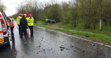 GALERIE FOTO/VIDEO. Accident rutier cu 4 persoane încarcerate, la ieșire din Murfatlar - 3