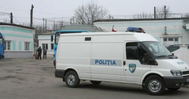 Stire din Eveniment : Trei bărbaţi încarceraţi, la Constanţa, în urma acuzaţiilor de furt