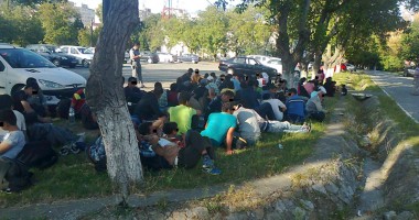 Trei călăuze reținute pentru cel mai mare grup de emigranți ilegali ajuns la Constanța - 5