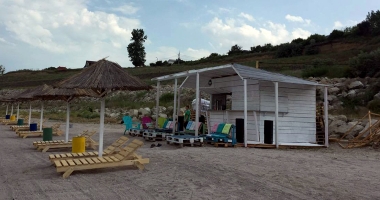 Stire din Social : O plajă din Eforie Sud pe cale de dispariție,  refăcută și introdusă în circuitul turistic