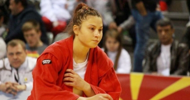 Stire din Sport : Trei medalii obținute de CS Farul la CN de sambo