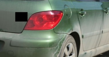 Stire din Eveniment : Trei tineri au "poftit" la rezervorul unei mașini