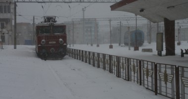 Stire din Eveniment : Linia ferată București - Constanța, păzită de jandarmi
