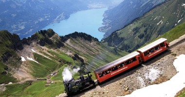 Stire din Economie : Iată cât te costă să vezi Europa cu trenul
