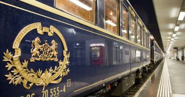 Stire din Actualitate : Trenul de lux Orient Express a ajuns în România