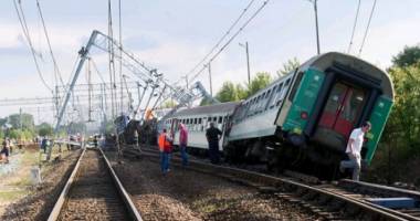Stire din Actualitate : Accident feriviar. A deraiat un tren cu 142 de persoane la bord