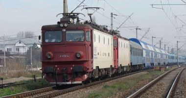 Accident feroviar: Un tren a lovit un tir încărcat cu cereale