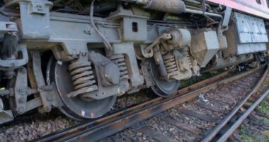 Stire din Eveniment : Tren de călători a deraiat. Autoritățile au intervenit imediat