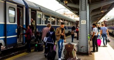Stire din Social : Directorul CFR cheamă sindicaliștii la negocieri după haosul creat