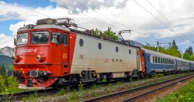 Stire din Social : CFR Călători, anunț important!  Până când mai au elevii gratuitate pe tren