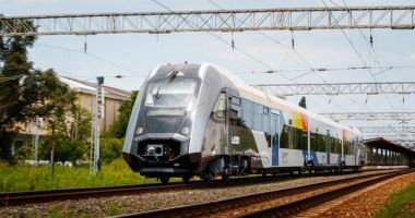 Stire din Economie : Moment istoric: Leon, primul tren fabricat integral în România, lansat astăzi în Gara de Nord