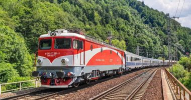 Stire din Eveniment : Un tânăr a murit după ce a căzut din tren. Cadavrul a fost găsit după două zile de un angajat al CFR