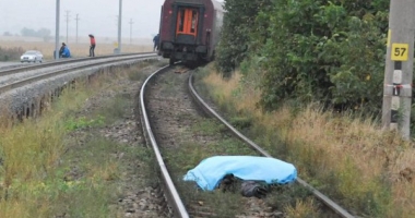 Stire din Eveniment : Femeie lovită mortal, de tren