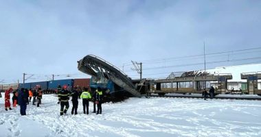 Stire din Eveniment : Tragedie pe calea ferată. Un om a murit după ce două trenuri de marfă s-au ciocnit