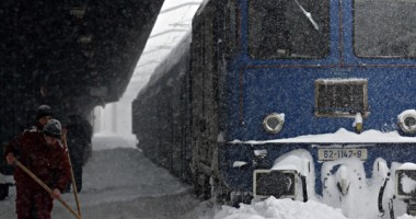Stire din Social : Cod portocaliu/ Trenuri anulate spre București