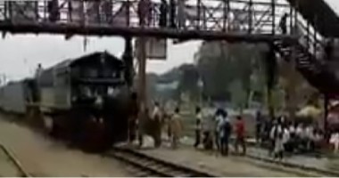 Stire din Actualitate : VIDEO/ Călătorea pe TREN și a fost SPULBERAT!